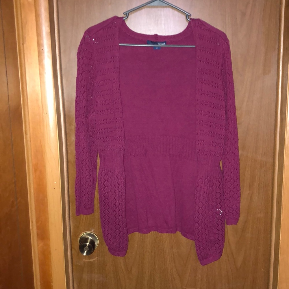 PLUM COLOR SWEATER SIZE LARGE
